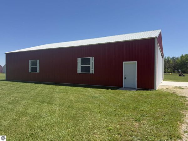 1085 McGee Road S, Lake City, MI 49651