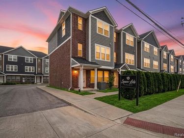 2925 SQUARE LAKE Court, Troy, MI 48085