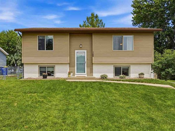 780 Prairie Ridge Rd, Unit North Libe, North Liberty, IA 52317