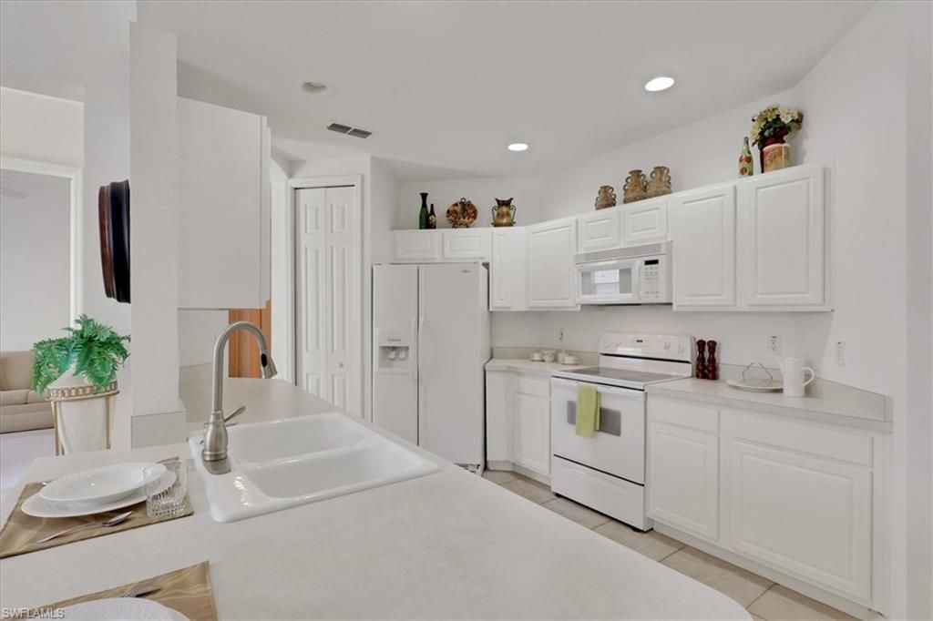 890 Eastham Way, Unit Q102, Naples, FL 34104 Photo
