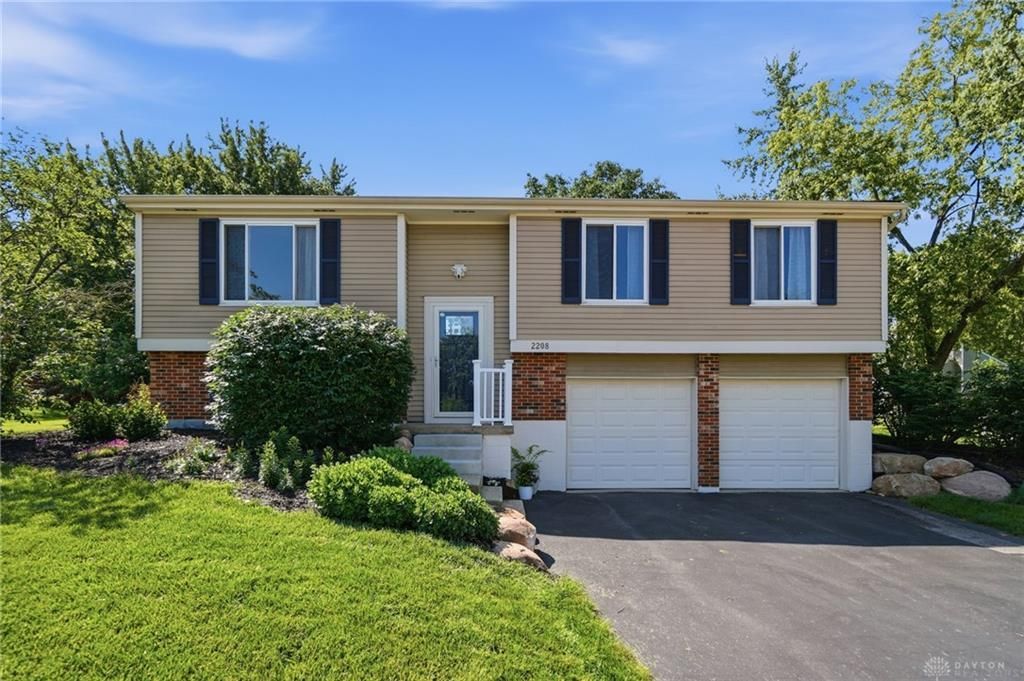 2208 Pinebrooke Court, Miamisburg, OH 45342 Main Photo