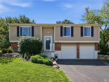 2208 Pinebrooke Court, Miamisburg, OH 45342