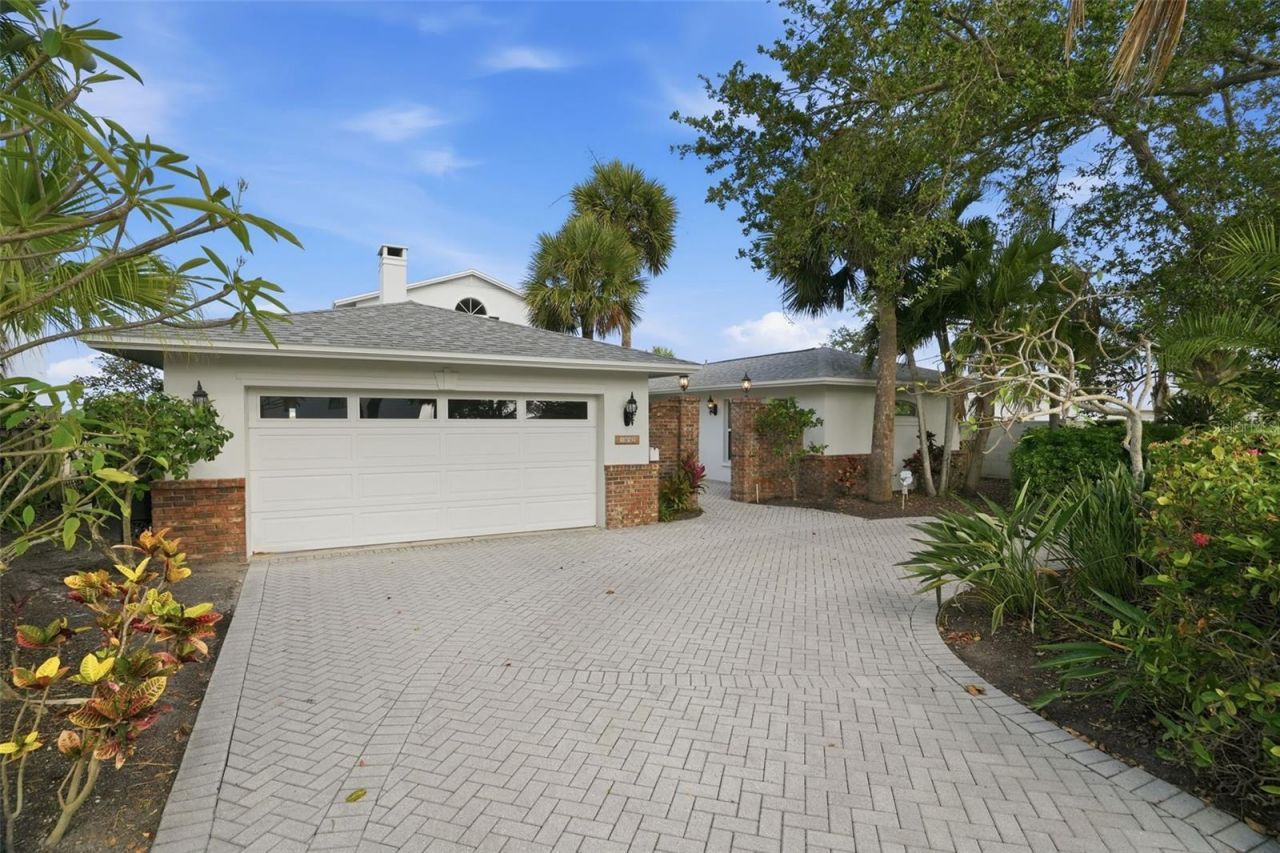 1832 Venetian Point Drive, Clearwater, FL 33755 Photo
