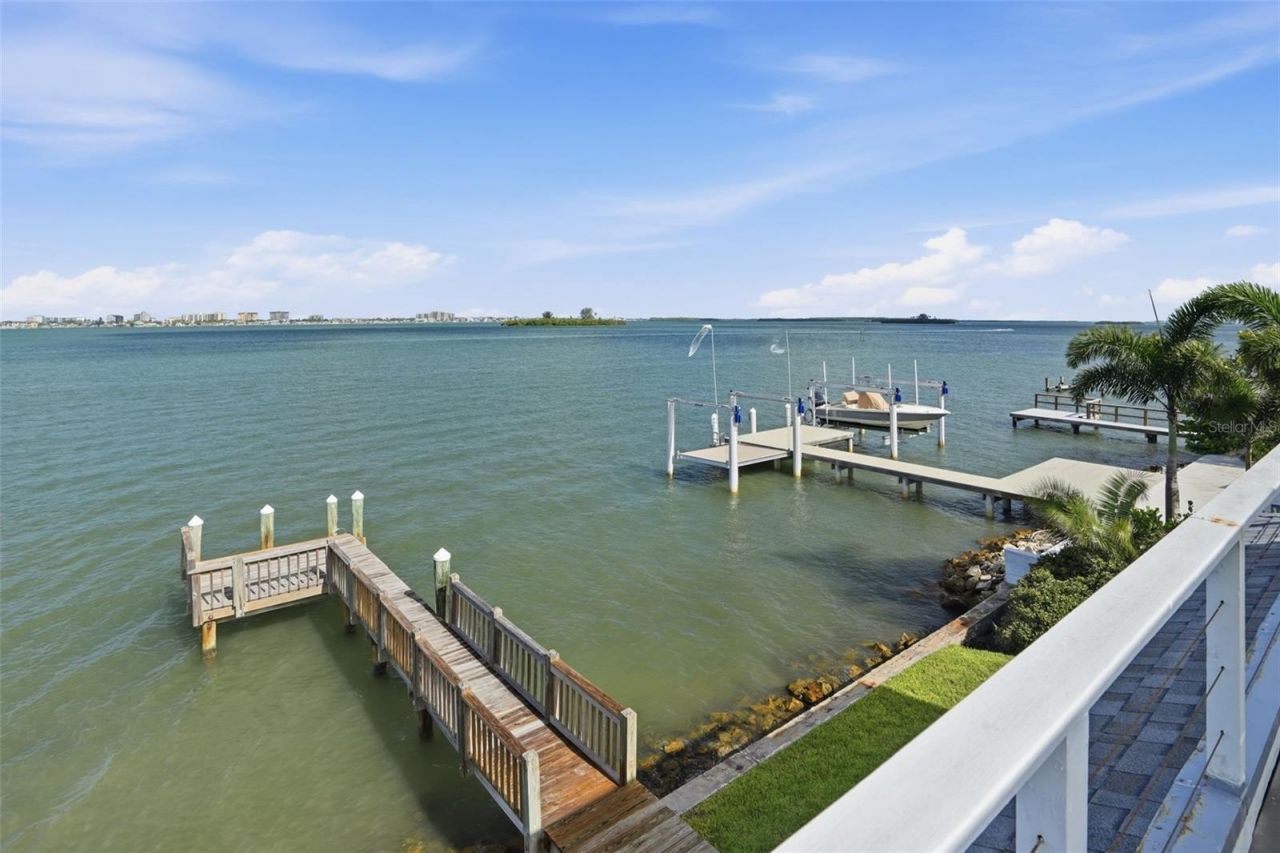 1832 Venetian Point Drive, Clearwater, FL 33755 Photo