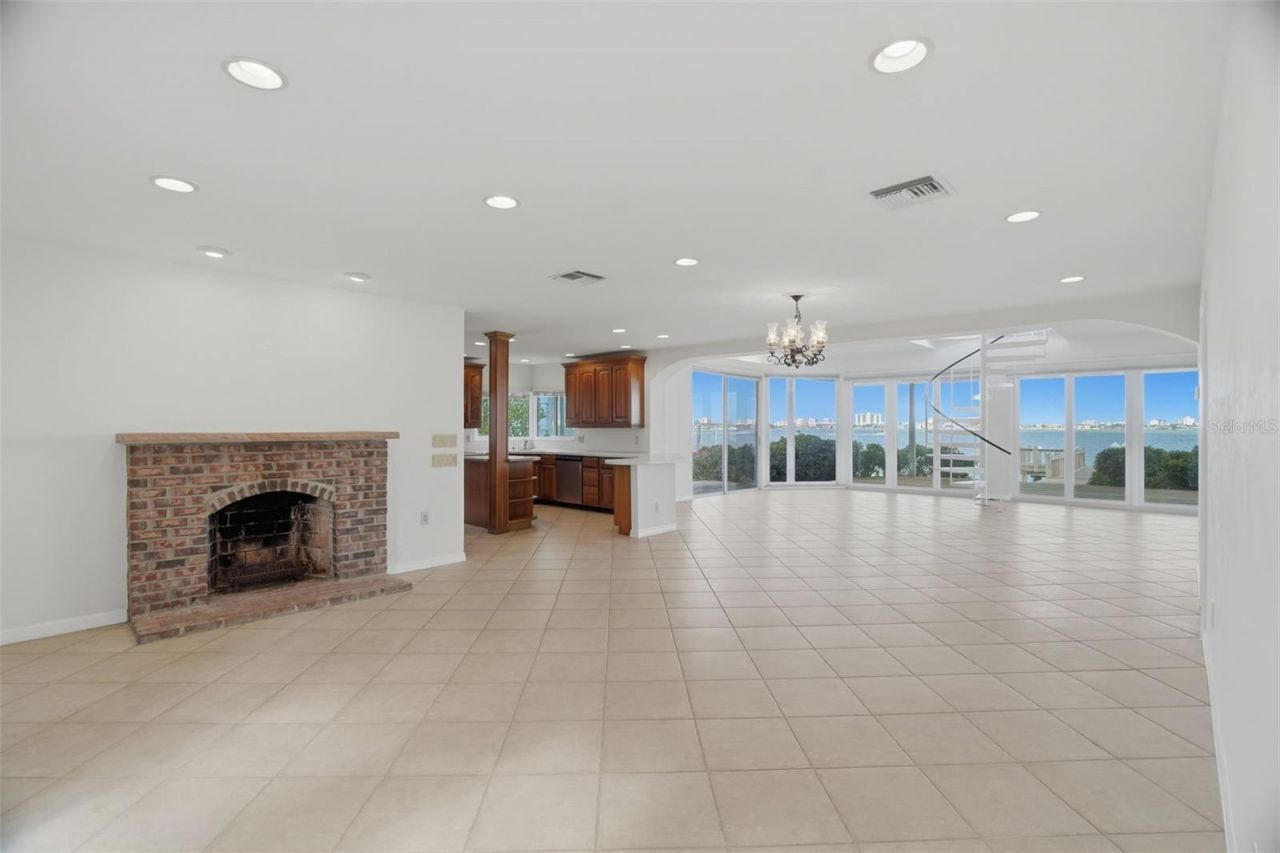 1832 Venetian Point Drive, Clearwater, FL 33755 Photo