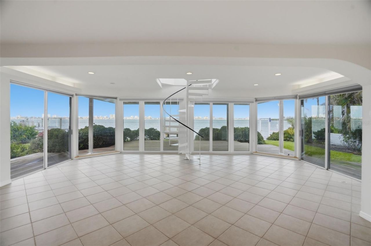 1832 Venetian Point Drive, Clearwater, FL 33755 Photo