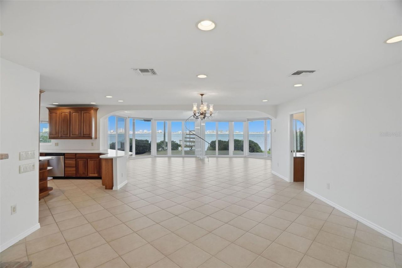 1832 Venetian Point Drive, Clearwater, FL 33755 Photo