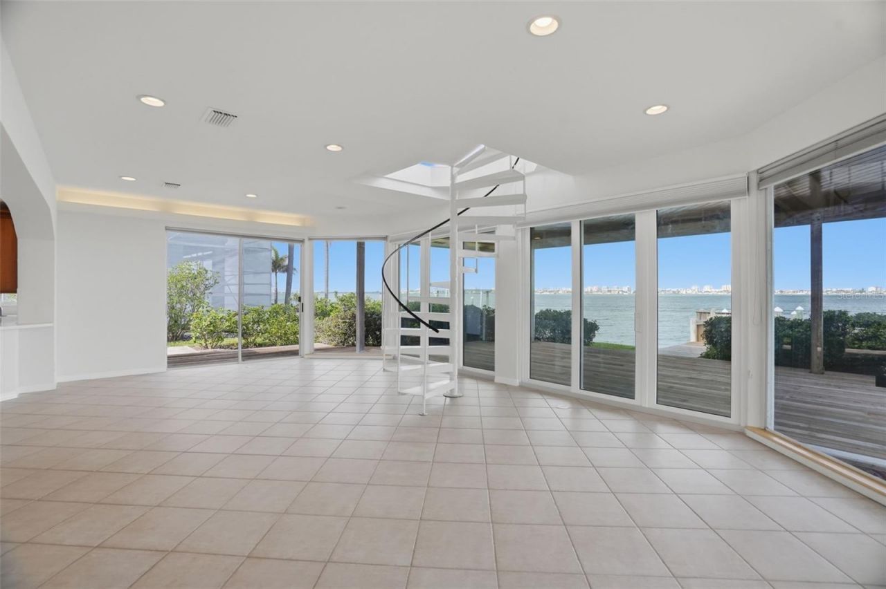 1832 Venetian Point Drive, Clearwater, FL 33755 Photo