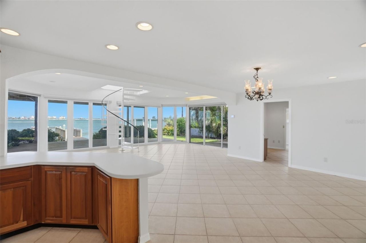 1832 Venetian Point Drive, Clearwater, FL 33755 Photo