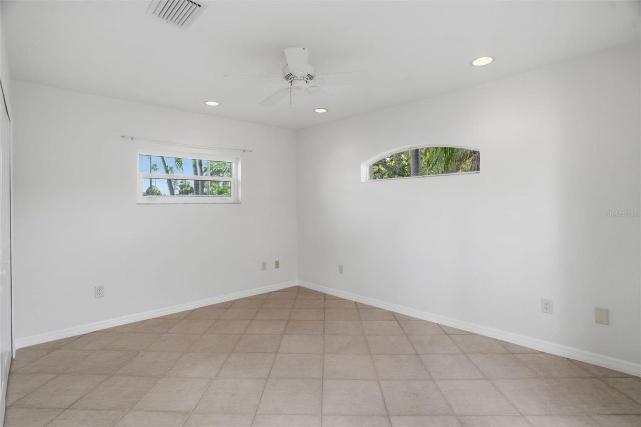 1832 Venetian Point Drive, Clearwater, FL 33755 Photo