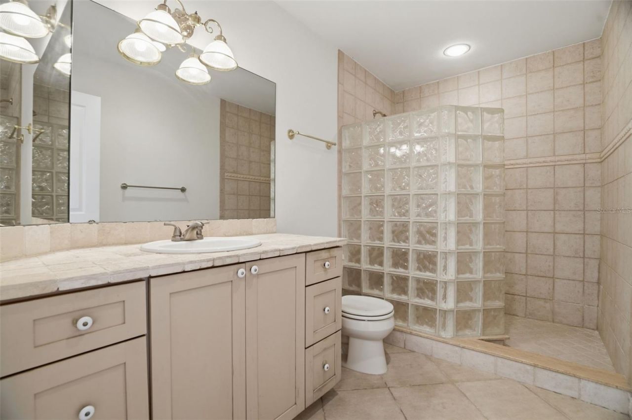 1832 Venetian Point Drive, Clearwater, FL 33755 Photo
