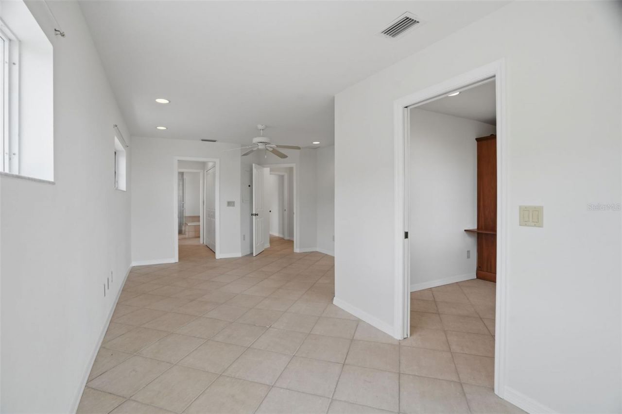 1832 Venetian Point Drive, Clearwater, FL 33755 Photo