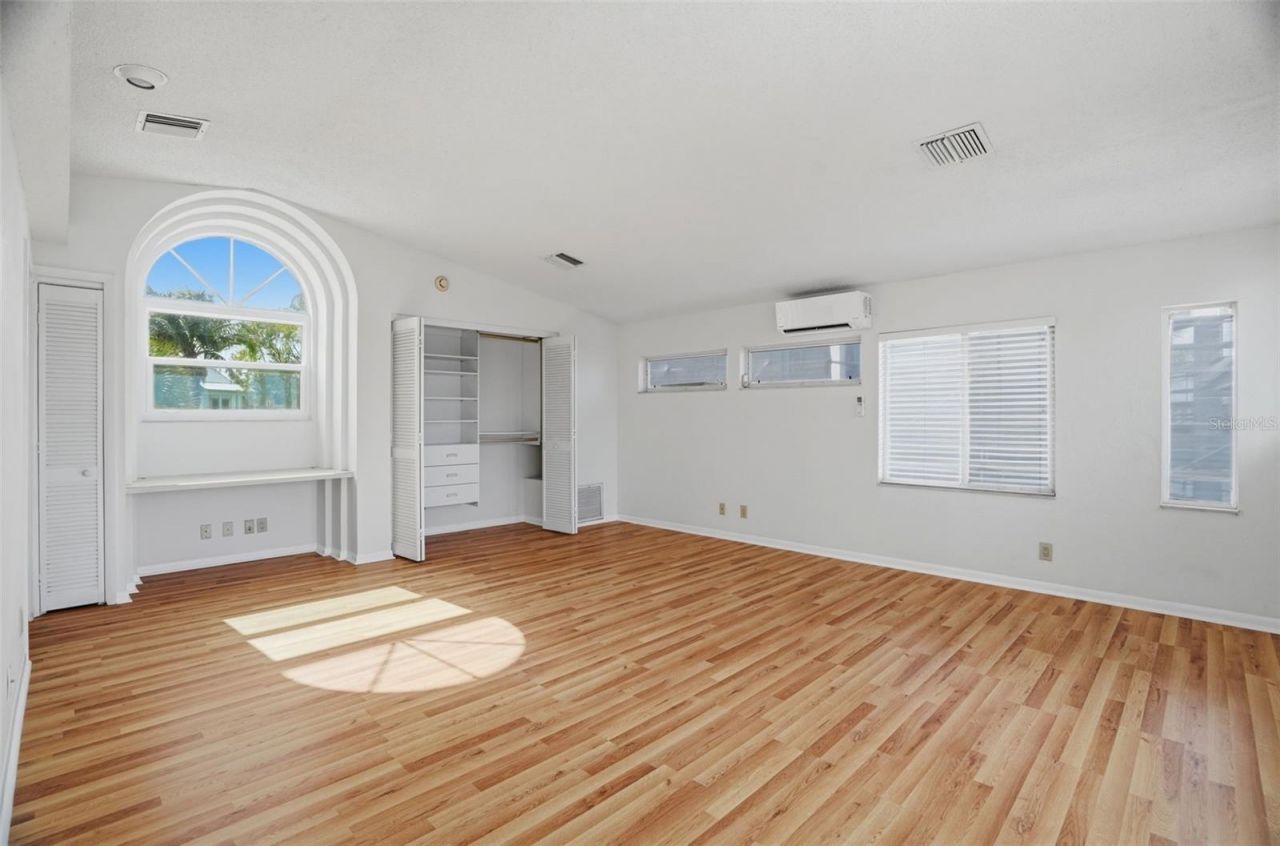 1832 Venetian Point Drive, Clearwater, FL 33755 Photo