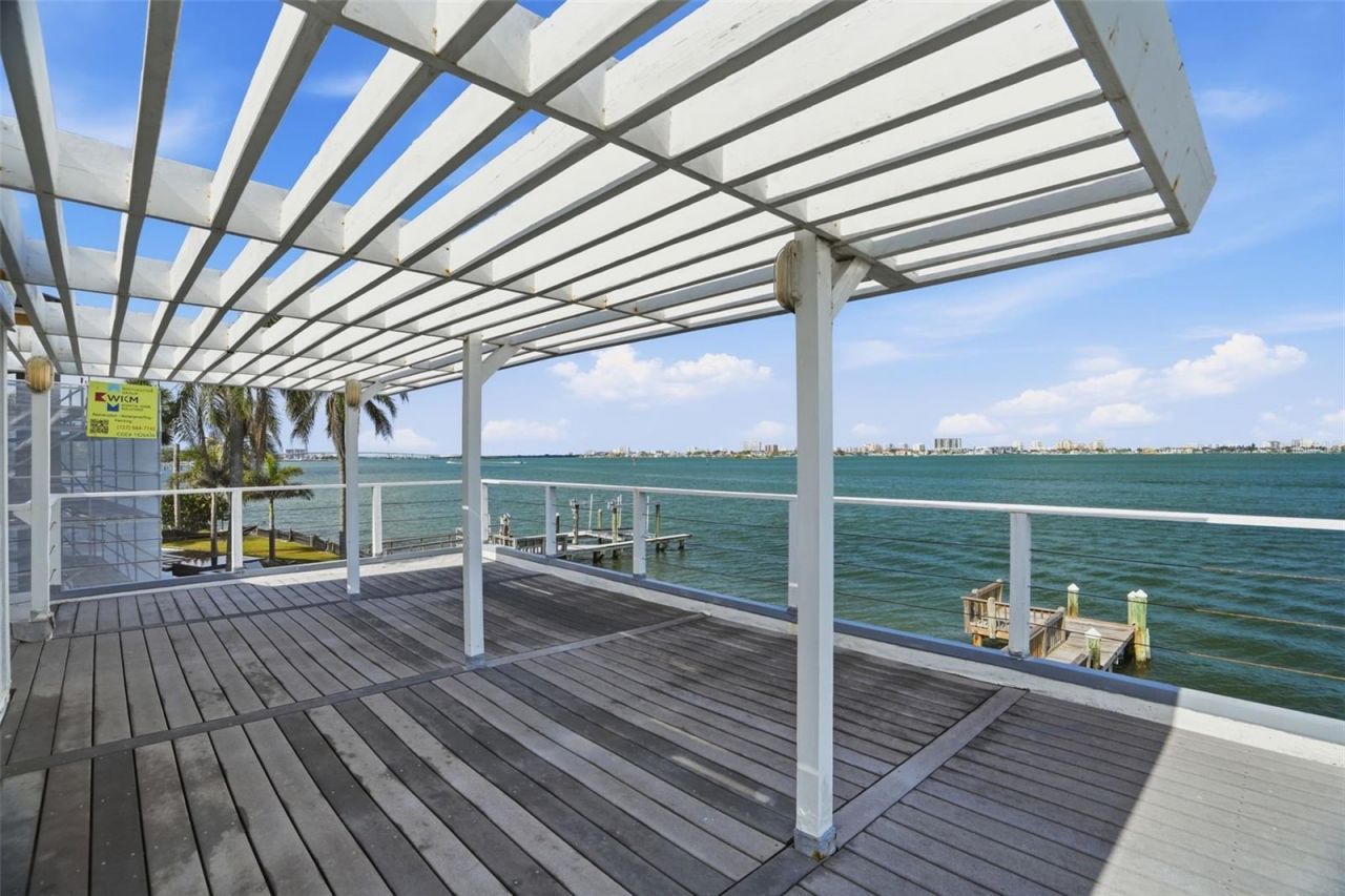 1832 Venetian Point Drive, Clearwater, FL 33755 Photo