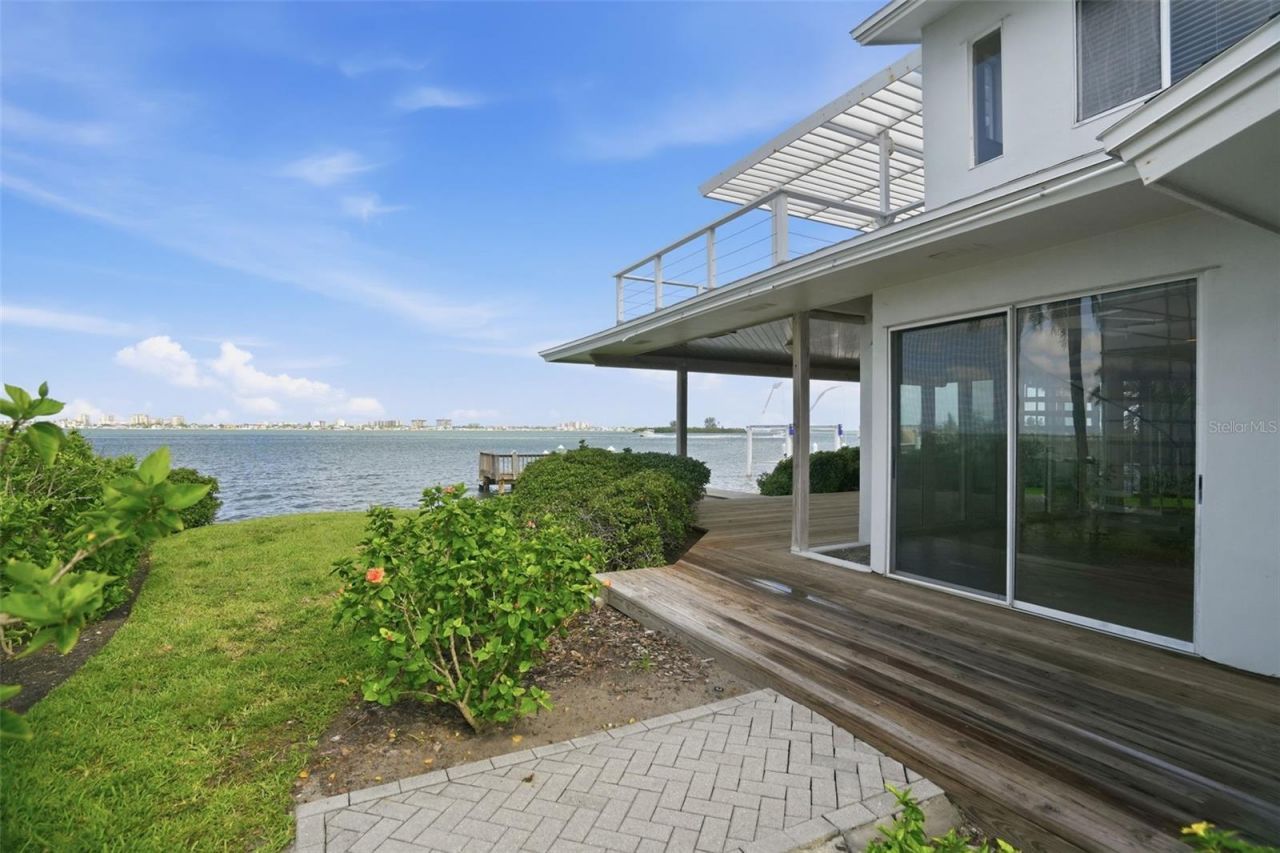 1832 Venetian Point Drive, Clearwater, FL 33755 Photo
