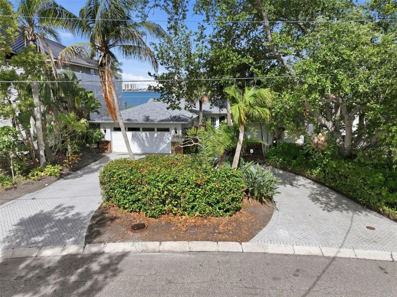 1832 Venetian Point Drive, Clearwater, FL 33755 Photo