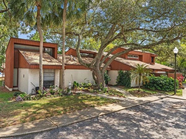 2060 SUNSET POINT ROAD, Unit 52, CLEARWATER, FL 33765