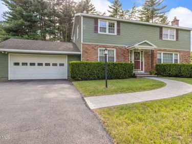 18 Sherwood Drive, Queensbury, NY 12804
