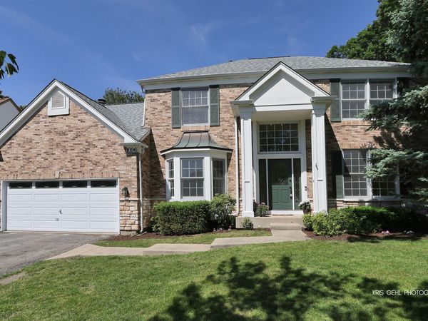 1096 Chesapeake Boulevard , Grayslake, IL 60030