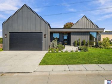 8440 Birkett Place, Lincoln, NE 68516