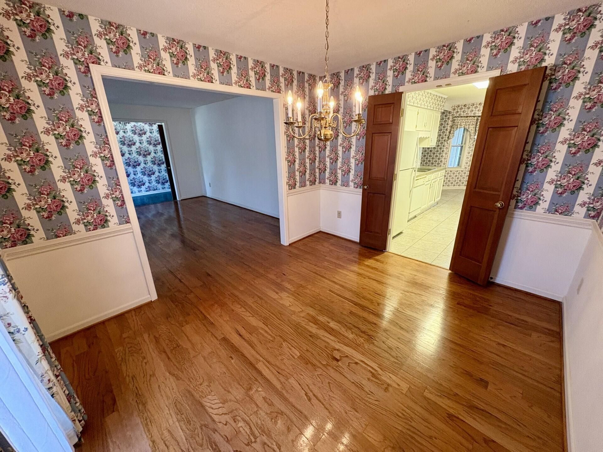 1003 Chambers Lane Photo 11