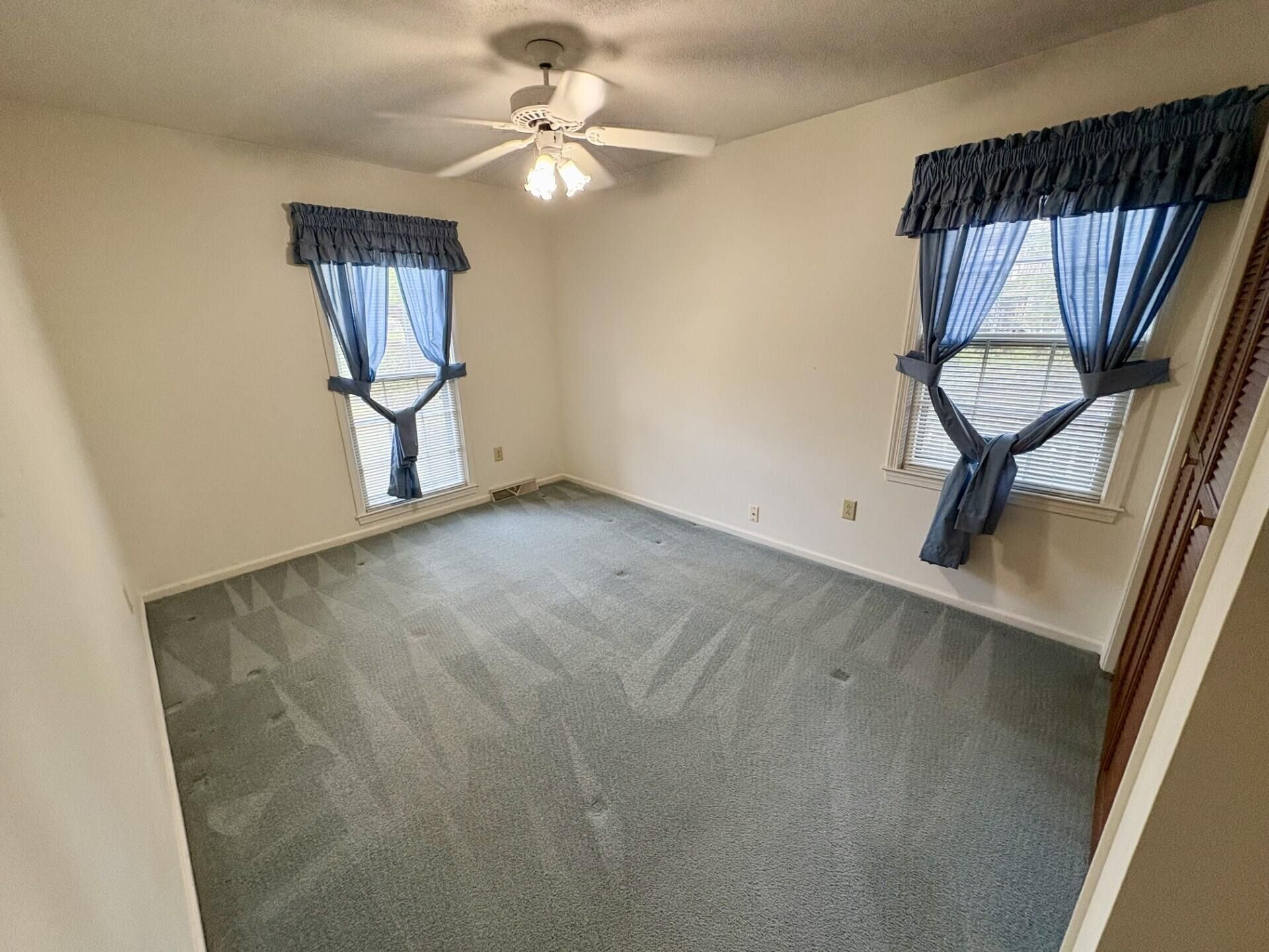 1003 Chambers Lane Photo 23