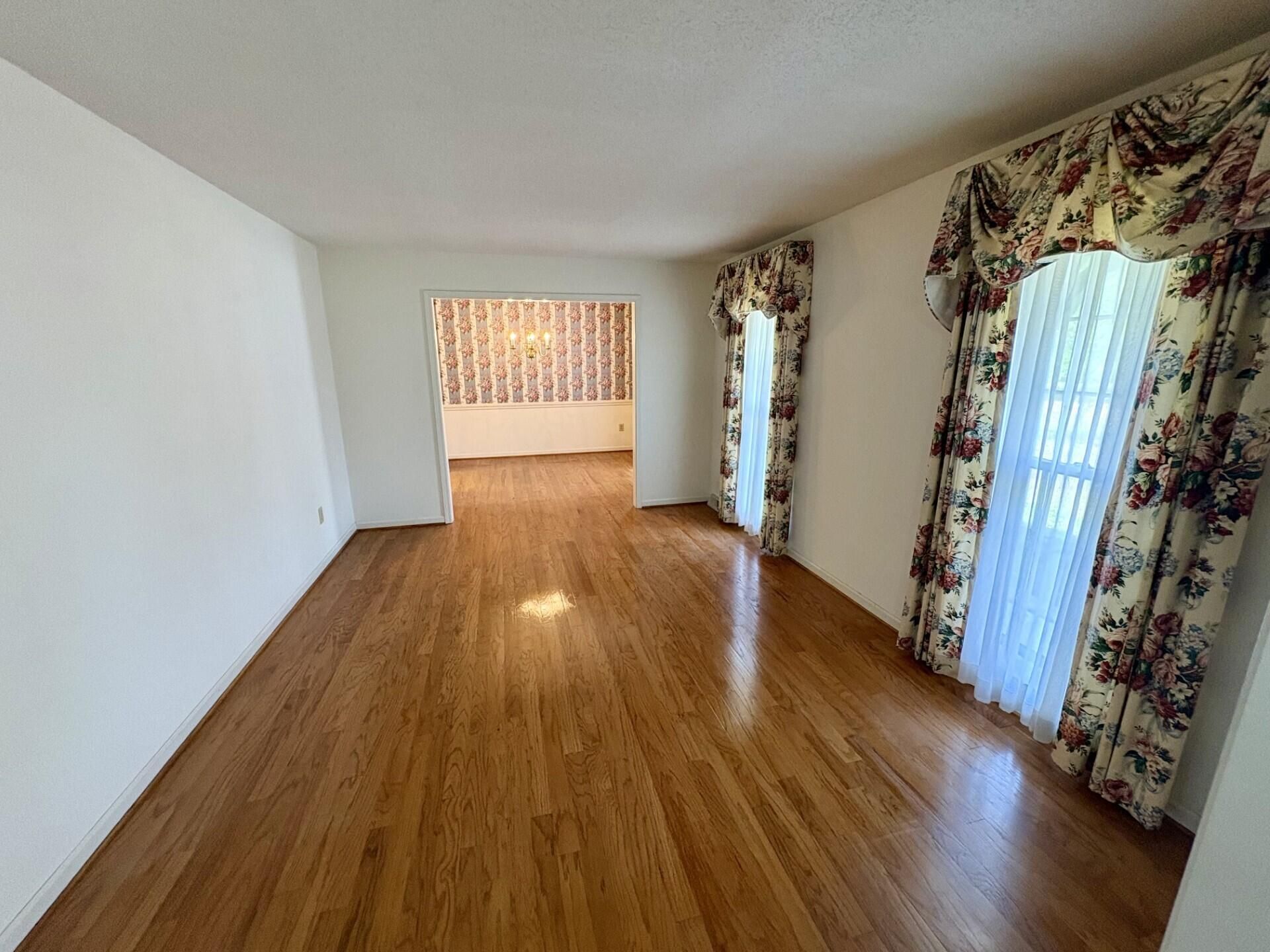 1003 Chambers Lane Photo 5