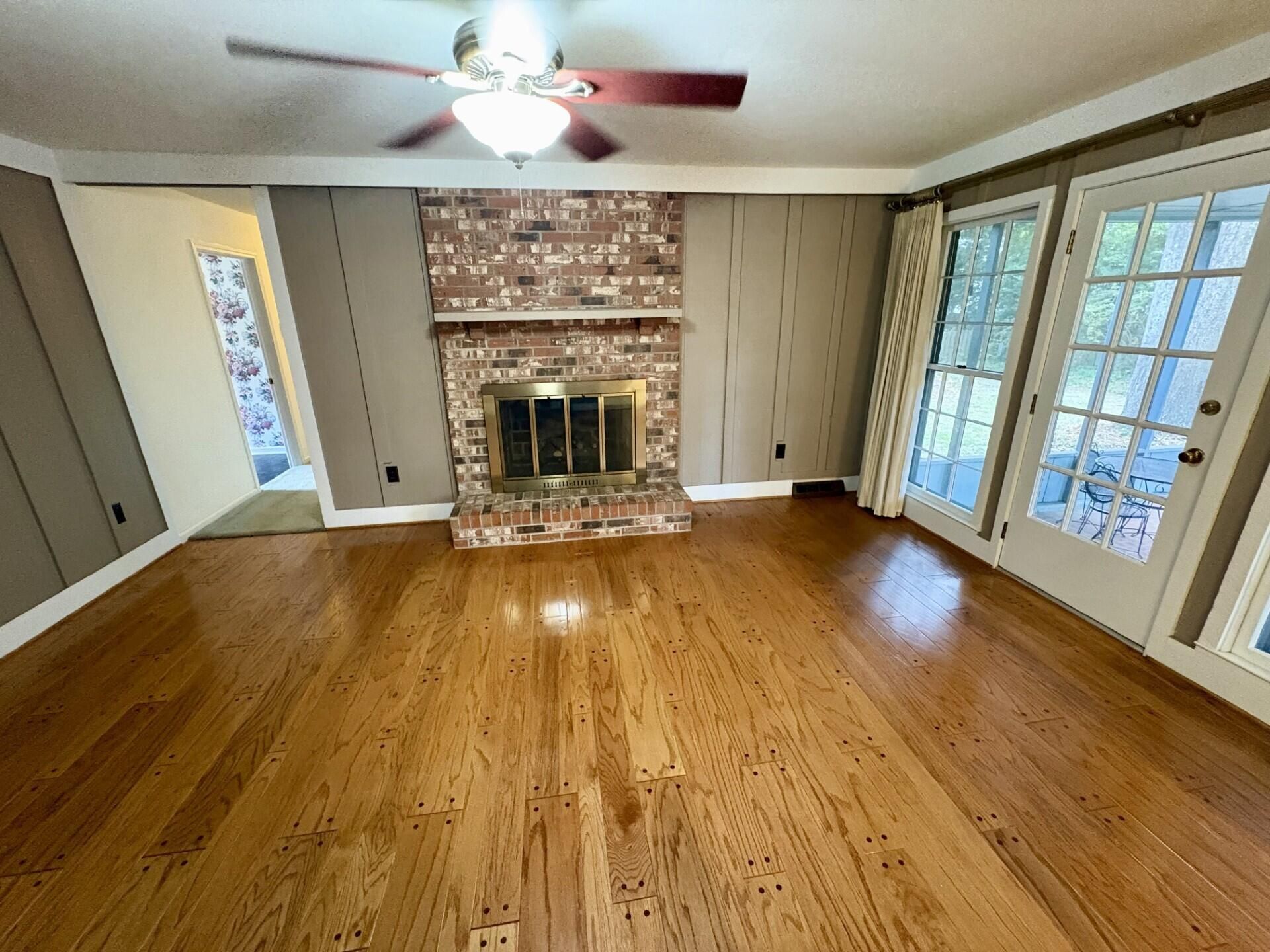 1003 Chambers Lane Photo 8