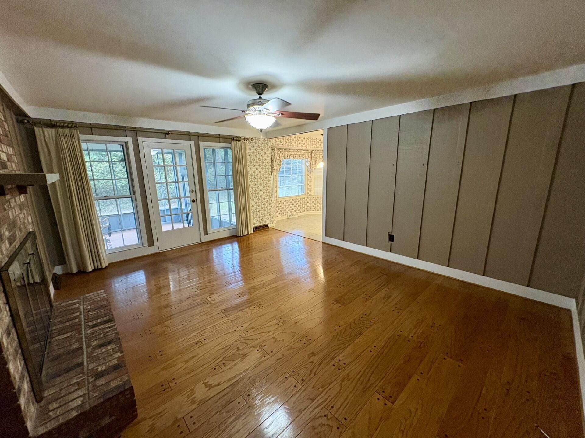1003 Chambers Lane Photo 9