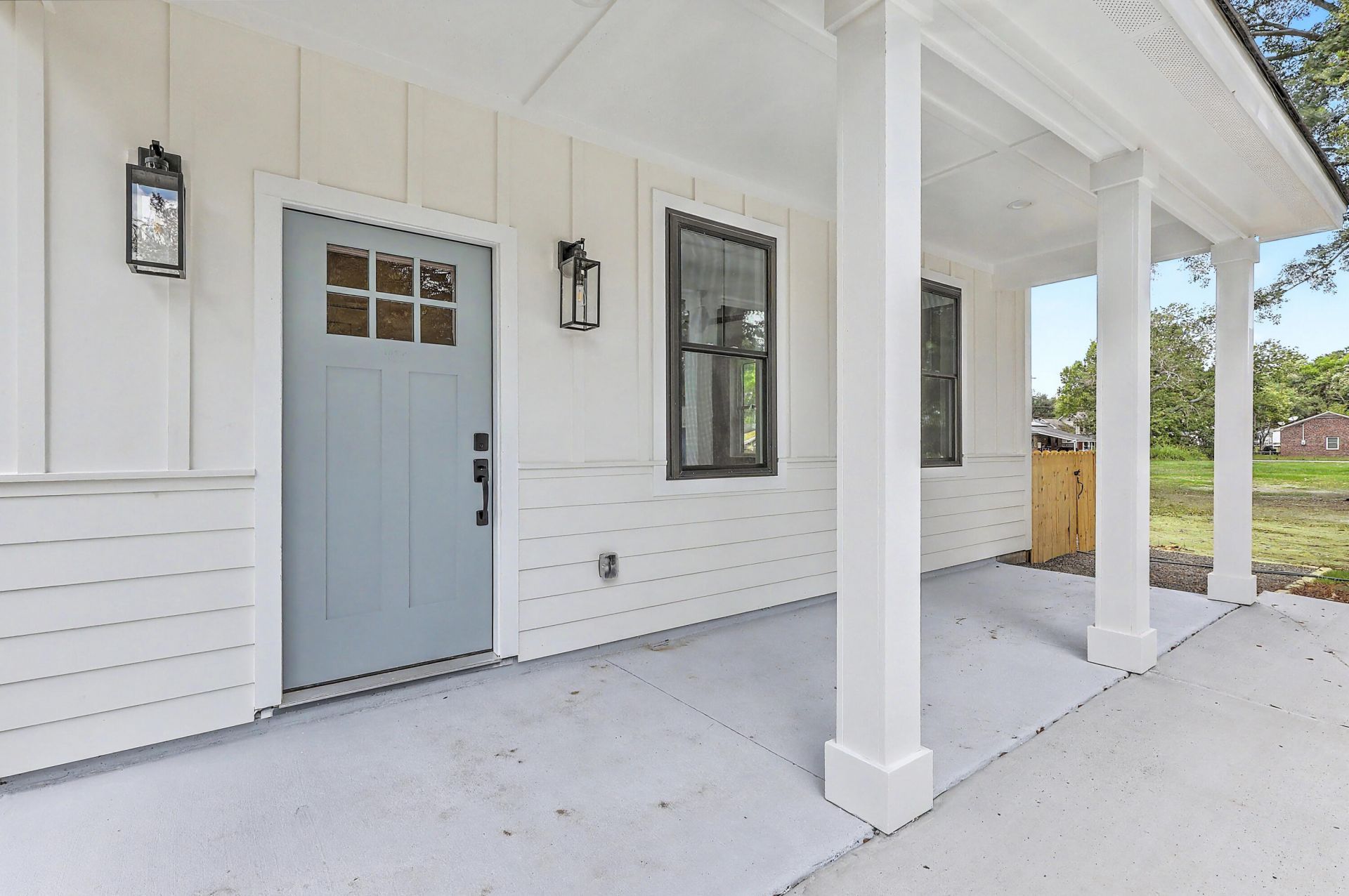 921 Main Street Photo 4