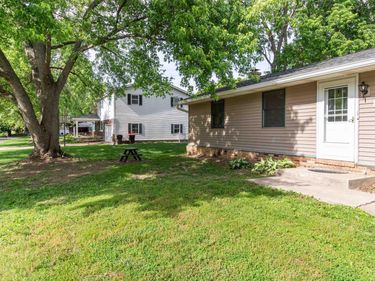 106 GILES Drive, Mackinaw, IL 61755