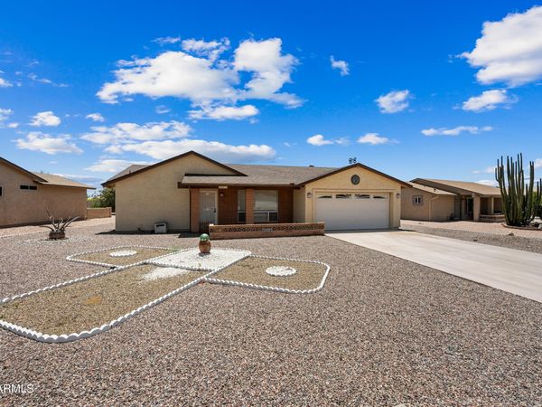 8261 E Fay Avenue, Mesa, AZ 85208