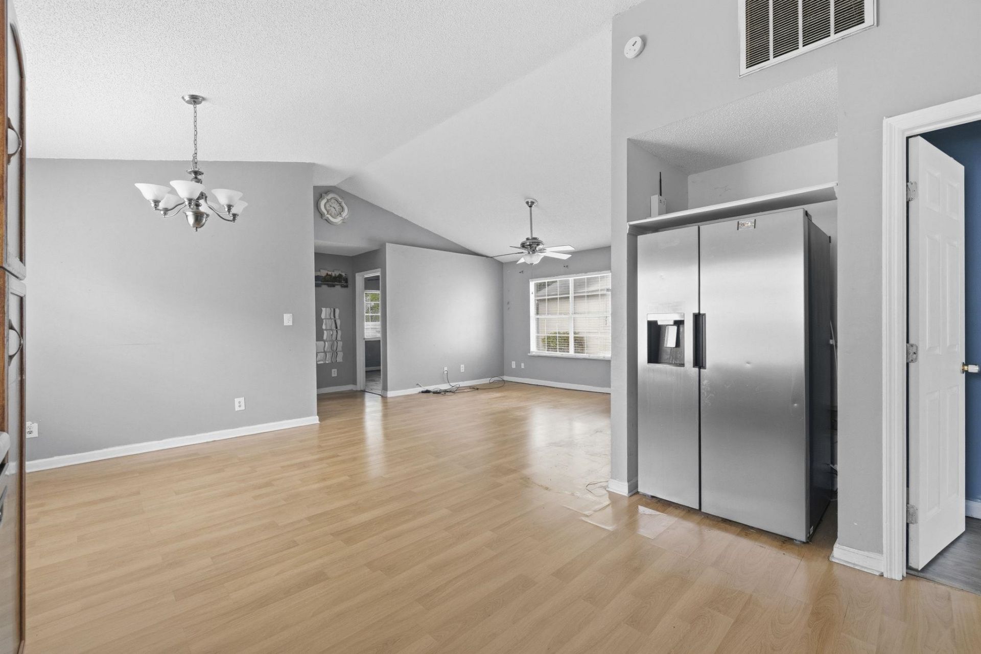 417 Chesterfield Ct. Photo 10