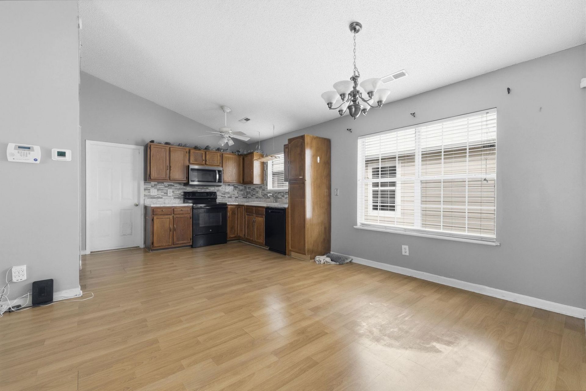 417 Chesterfield Ct. Photo 11
