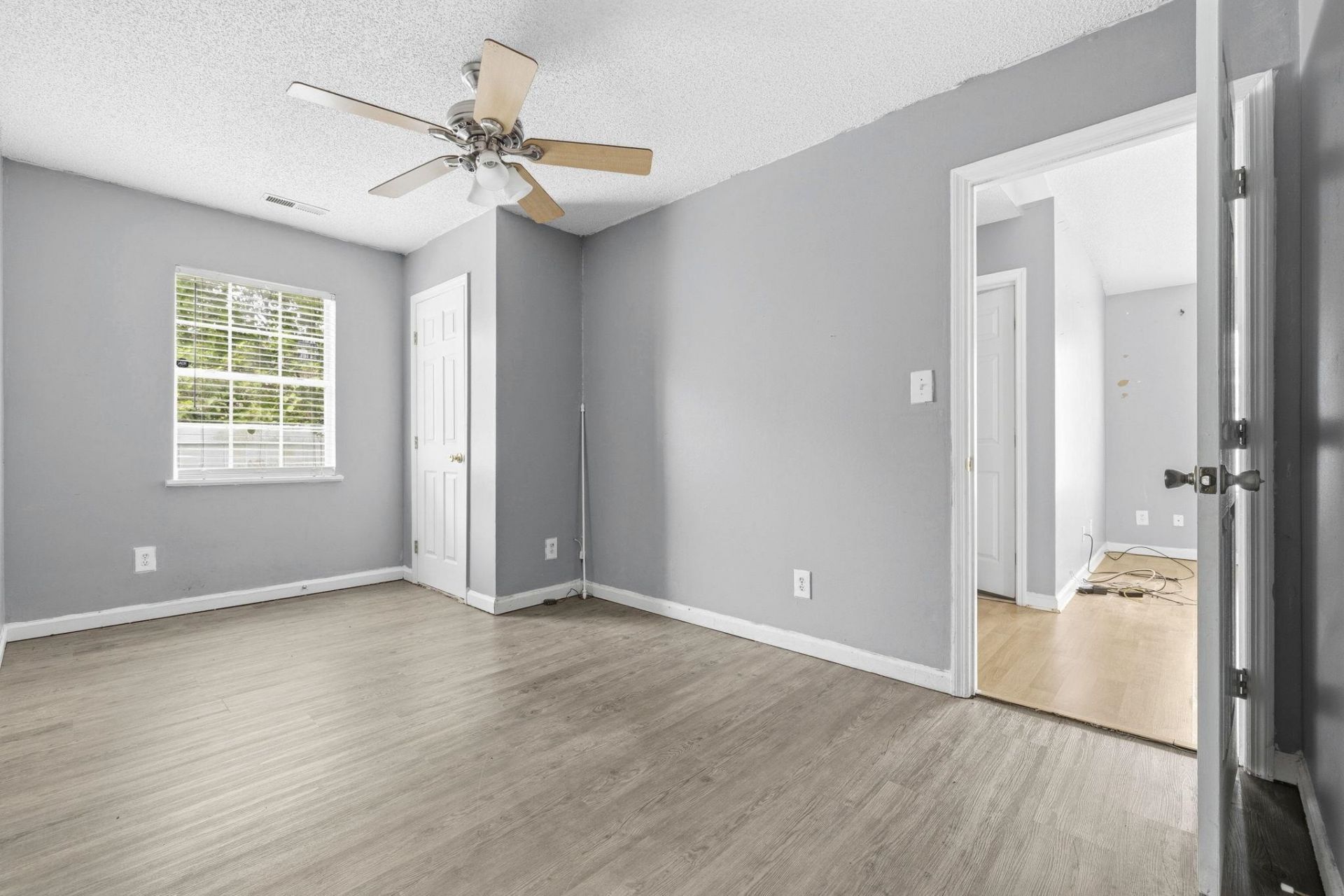 417 Chesterfield Ct. Photo 17