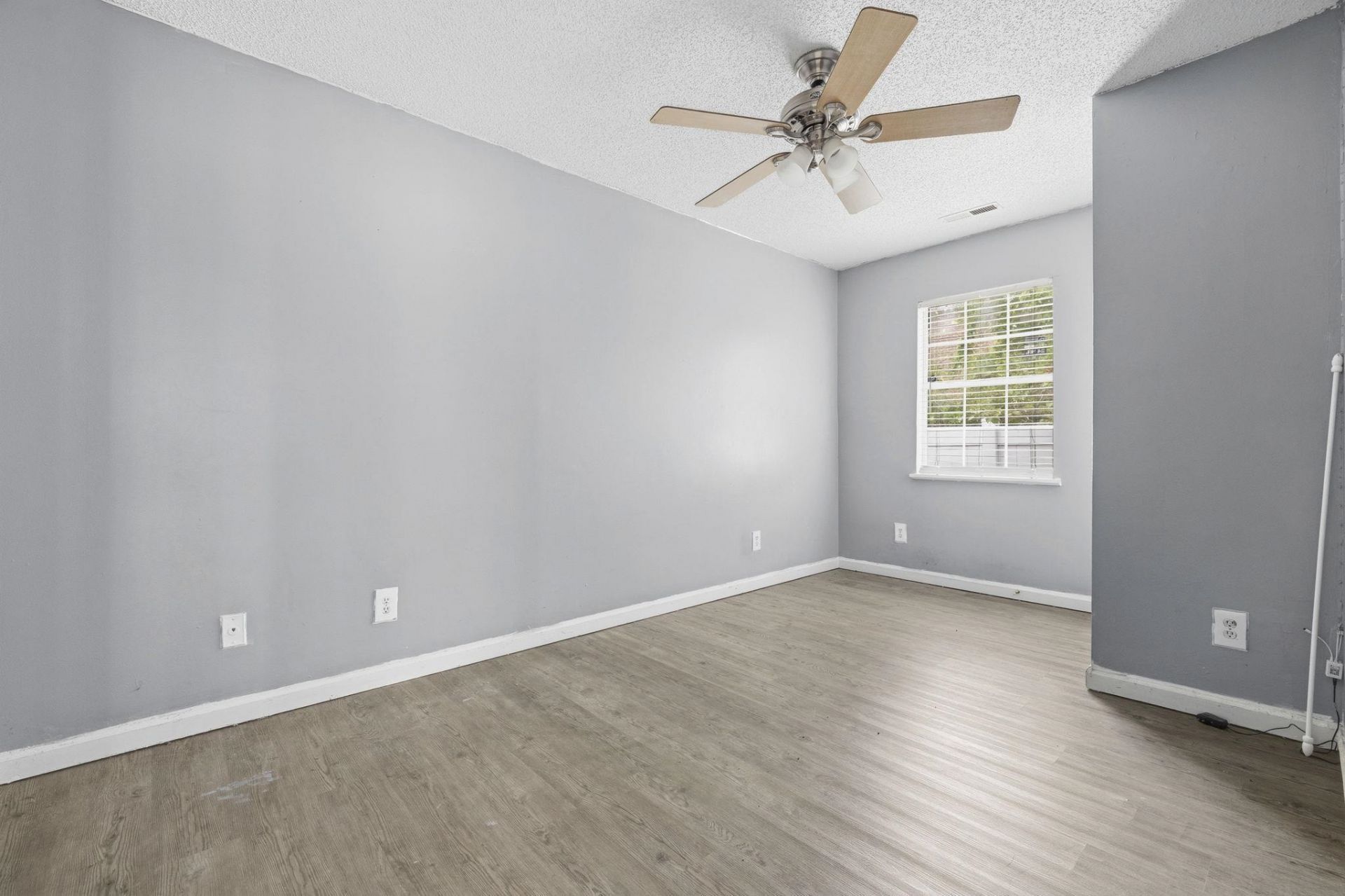 417 Chesterfield Ct. Photo 18