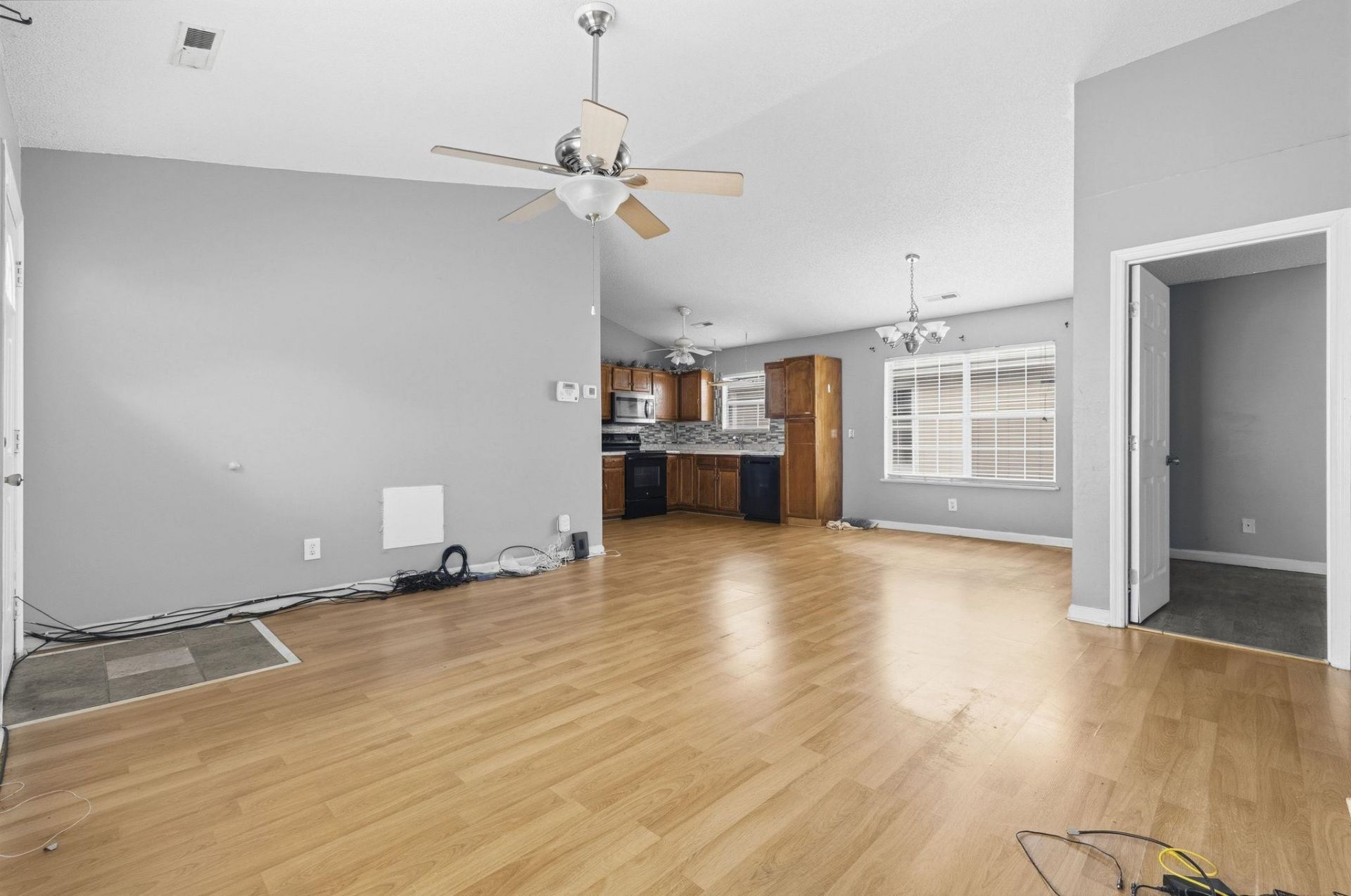417 Chesterfield Ct. Photo 7