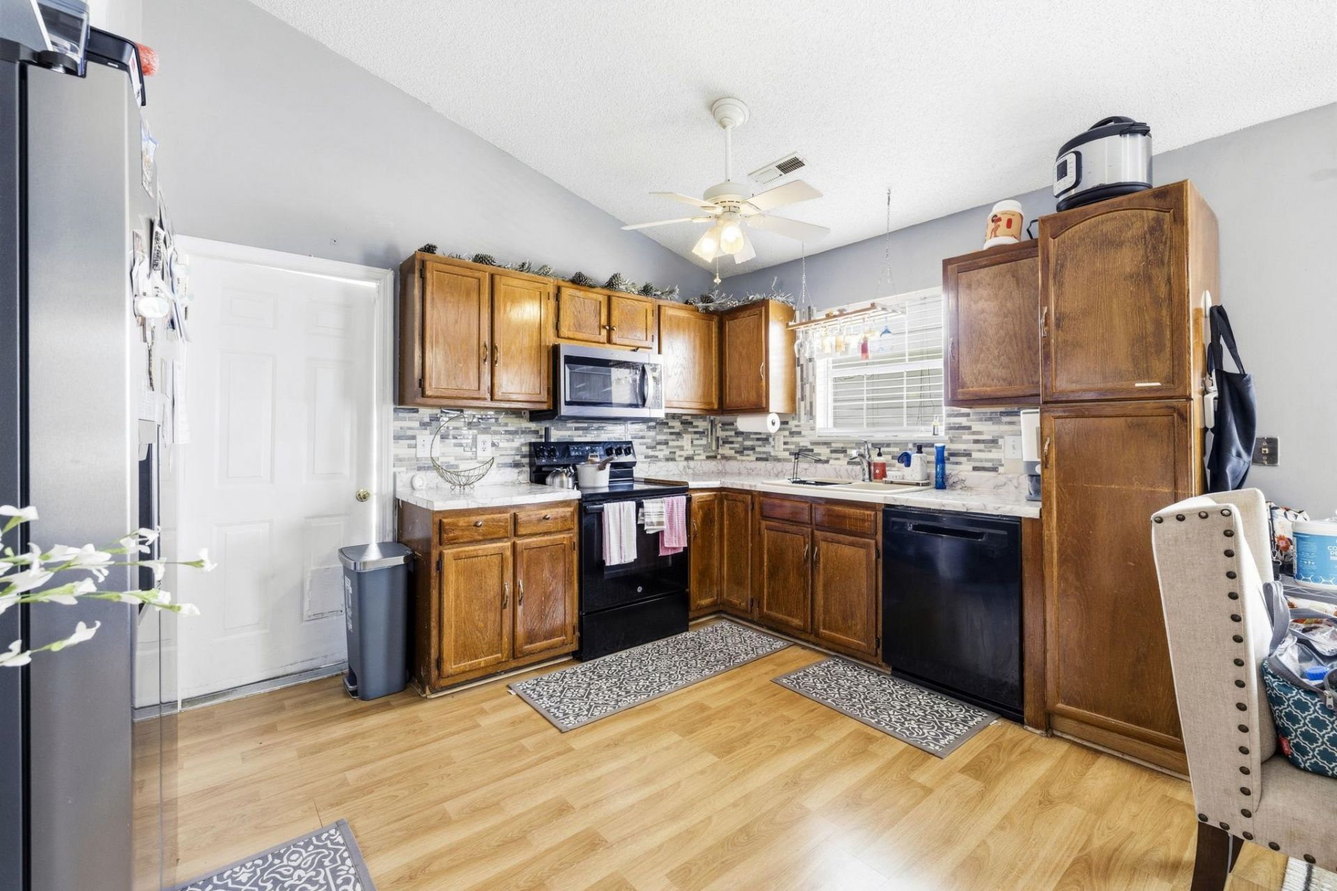 417 Chesterfield Ct.  Photo 8