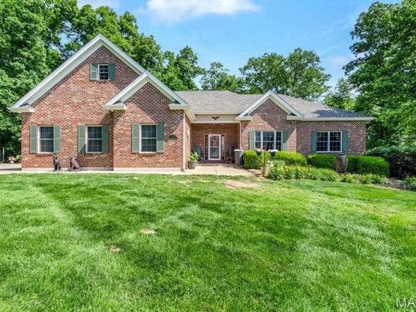 45 Oak Creek Drive, Moscow Mills, MO 63362