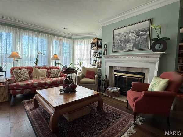 450 E Lockwood Avenue , Unit 206, Webster Groves, MO 63119
