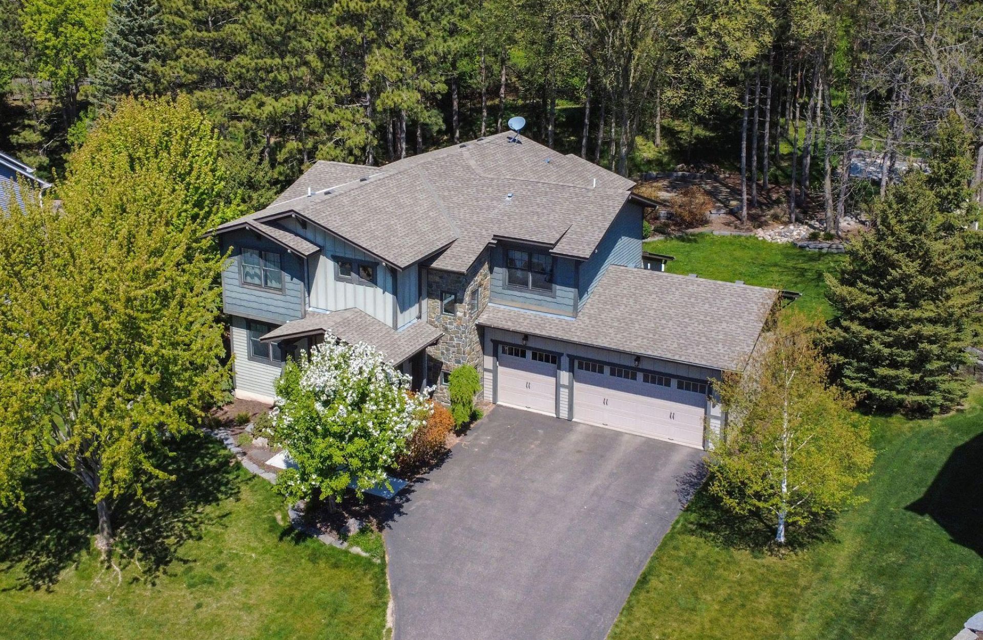 15622 Michele Lane , Eden Prairie, MN 55346