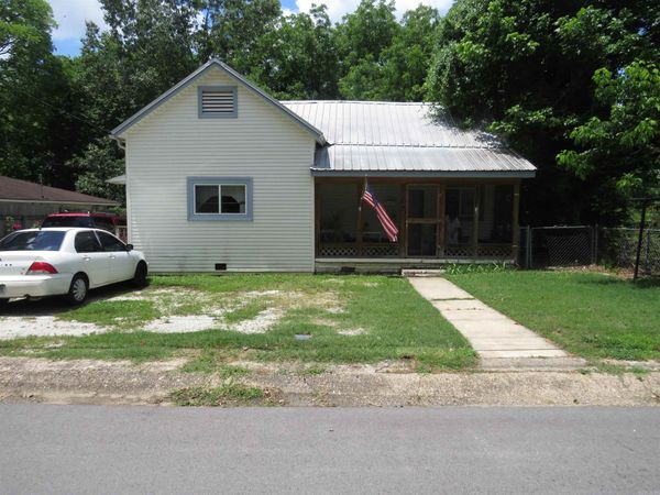 521 S Border Street , Benton, AR 72015