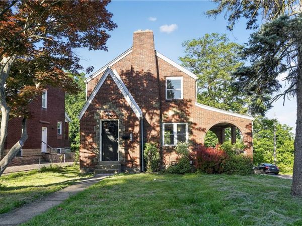 300 Mccutcheon Ln, Pittsburgh, PA 15235