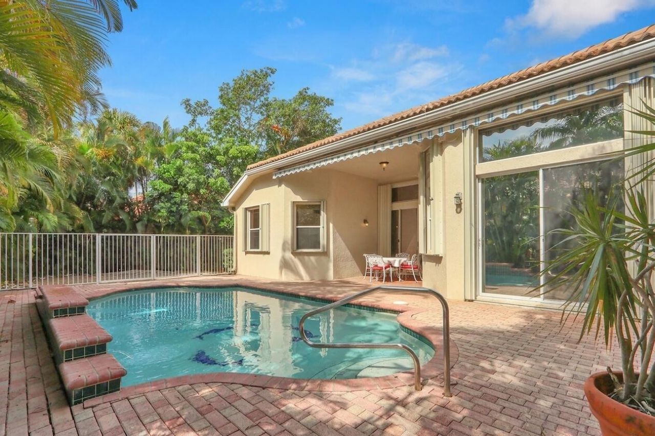 116 Palm Circle, Atlantis, FL 33462 Photo