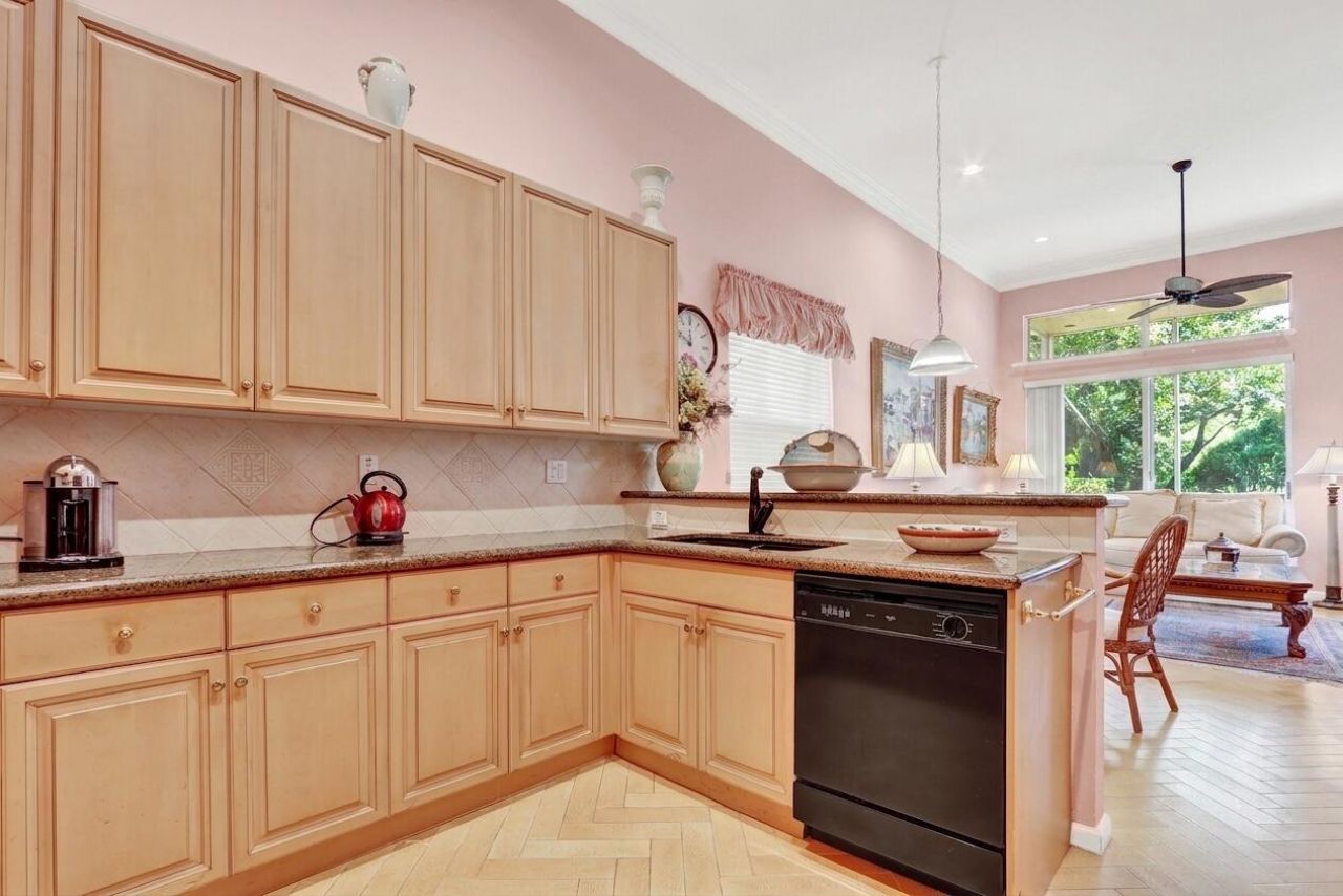 116 Palm Circle, Atlantis, FL 33462 Photo