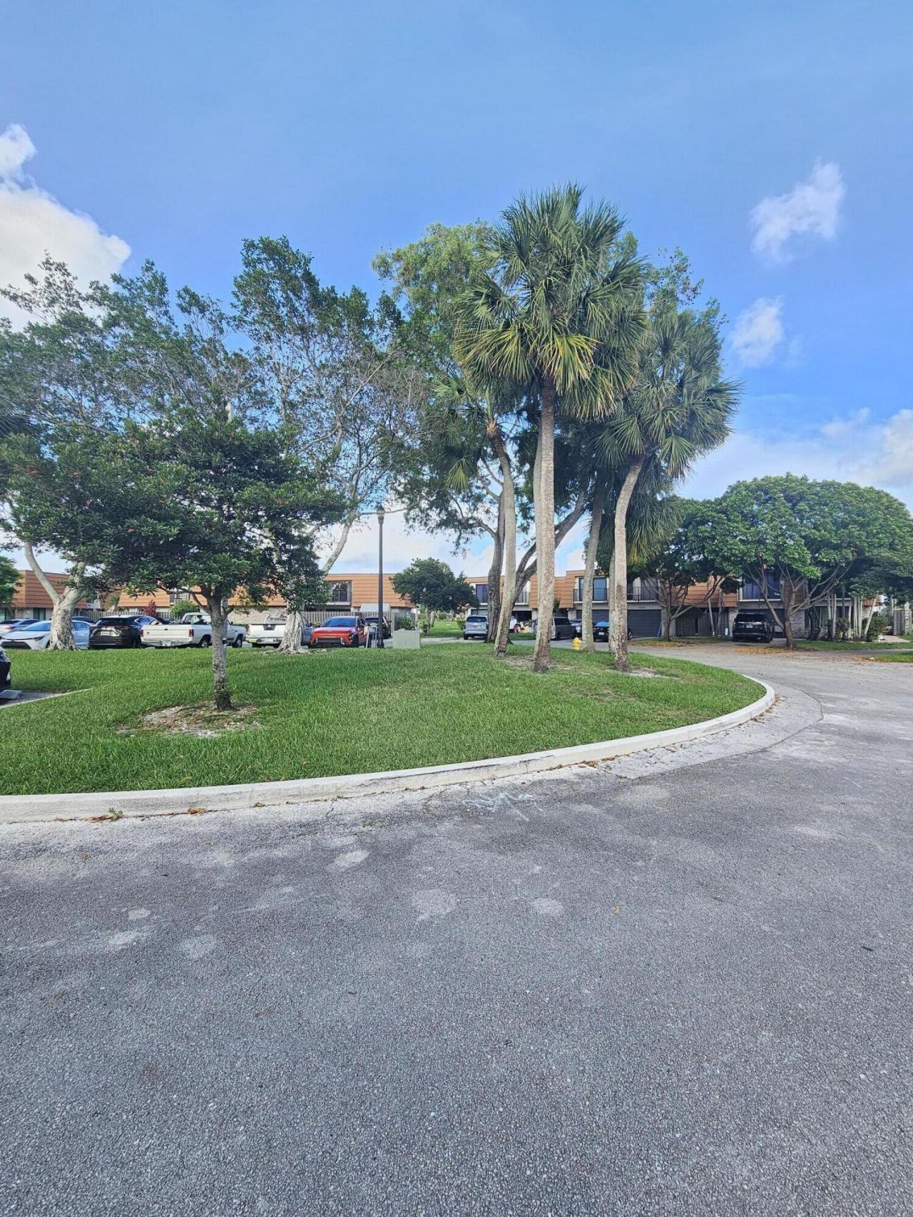 1412 SW 110th Way, Davie, FL 33324 Photo