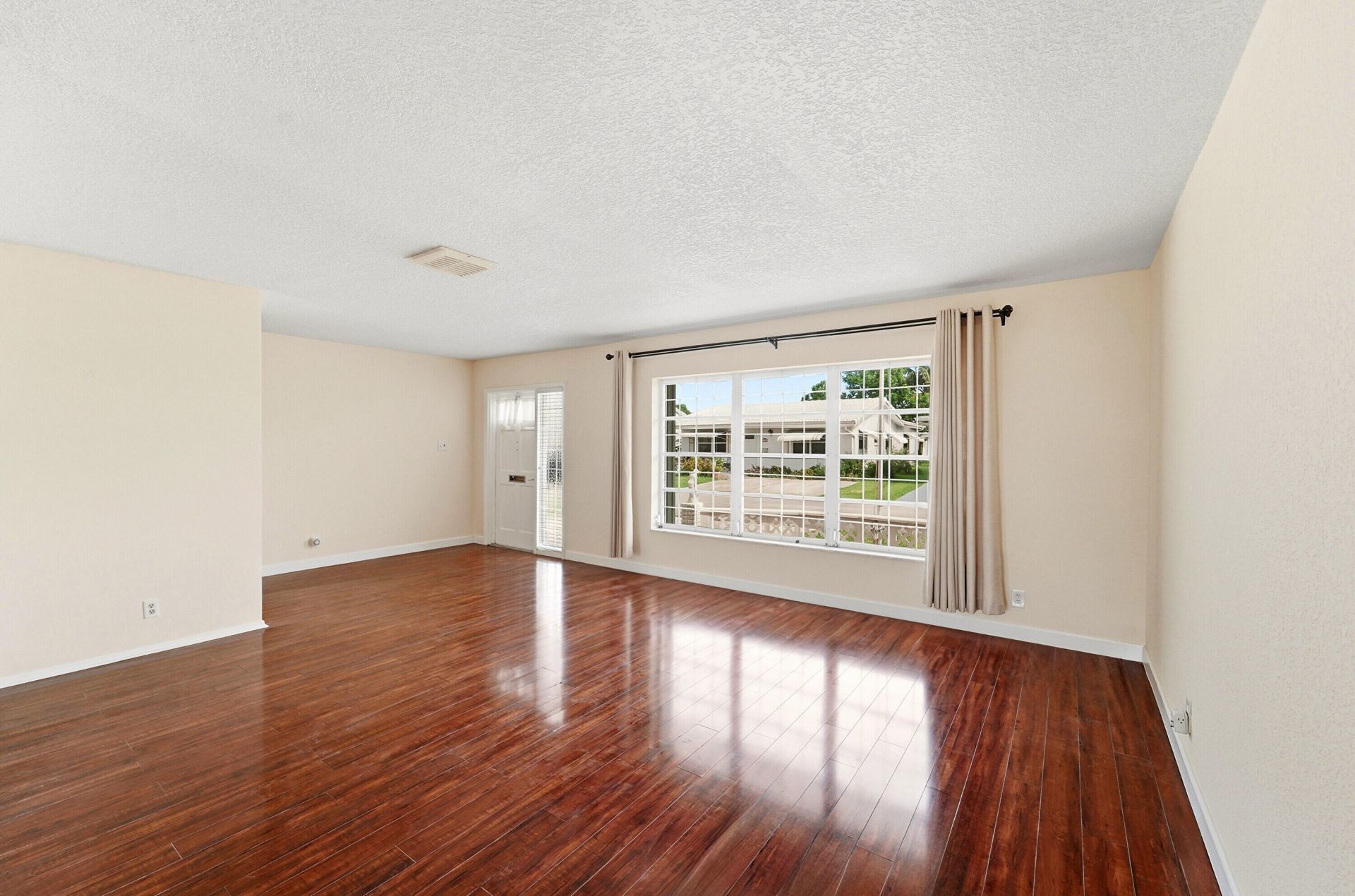 8304 NW 59th Street, Tamarac, FL 33321 Photo