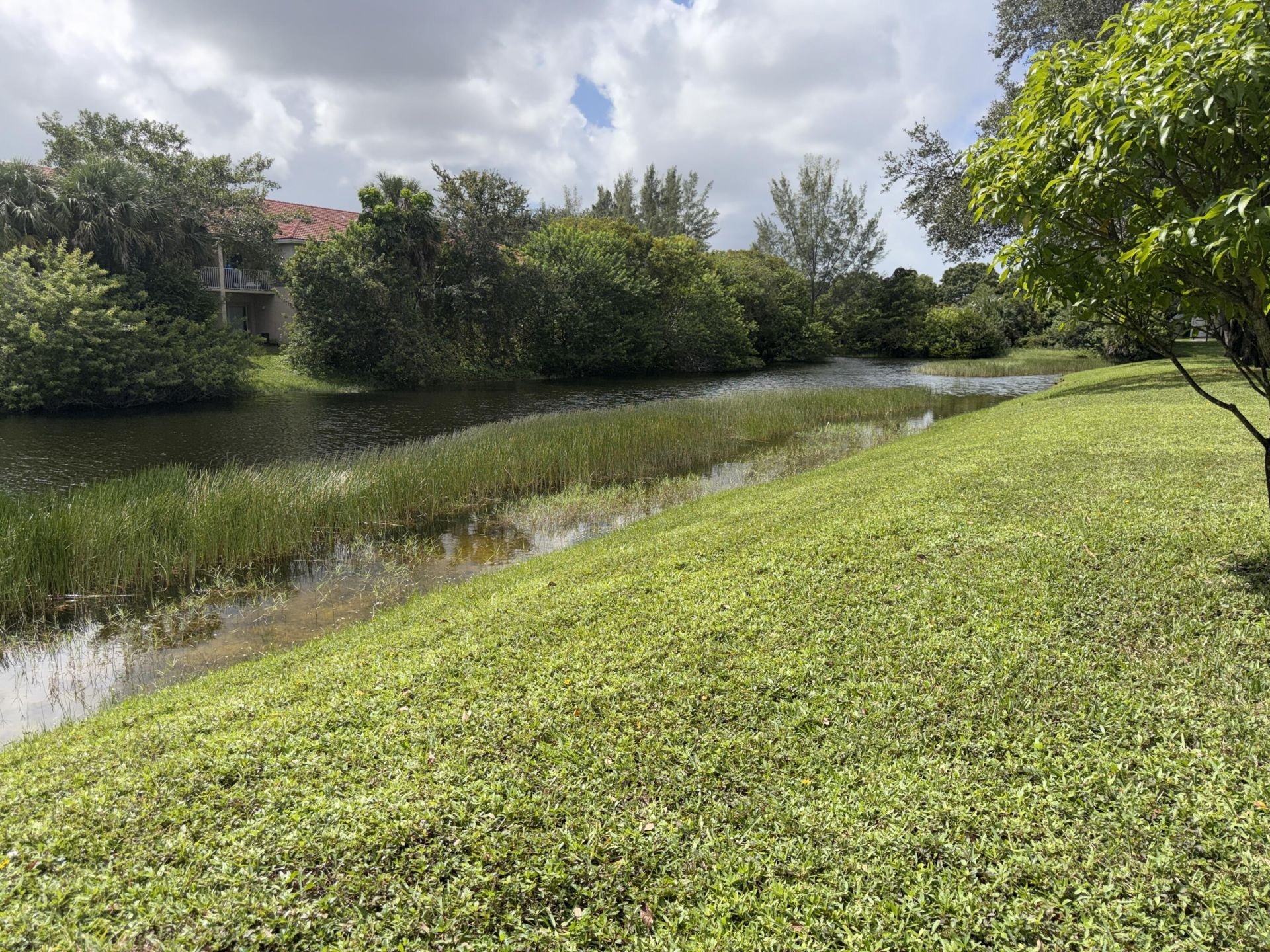 212 Lake Susan Lane, West Palm Beach, FL 33411 Photo