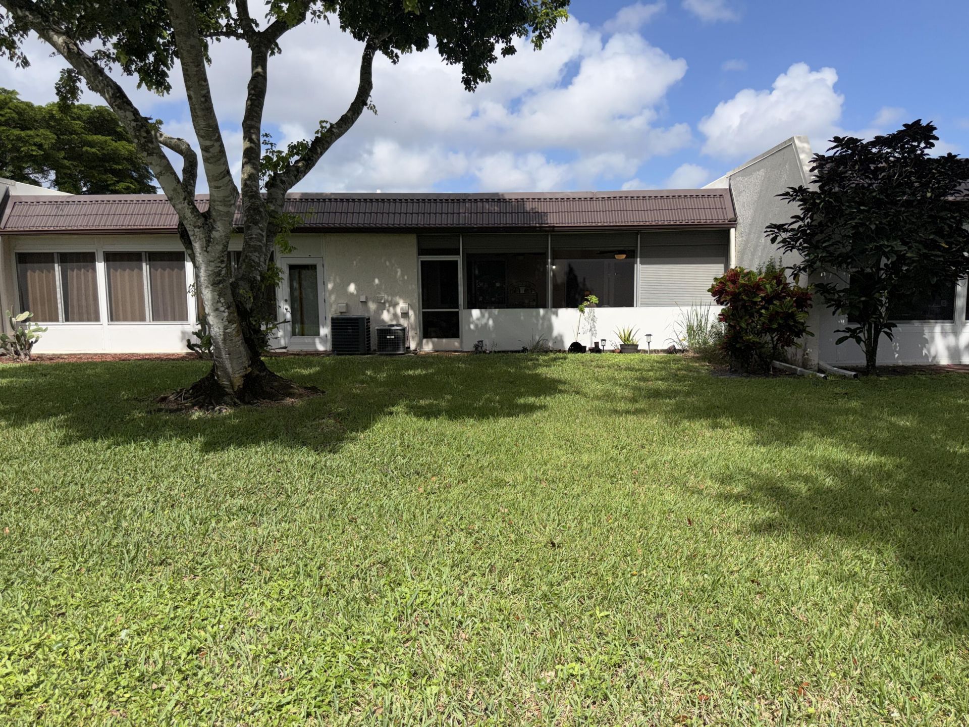 212 Lake Susan Lane, West Palm Beach, FL 33411 Photo