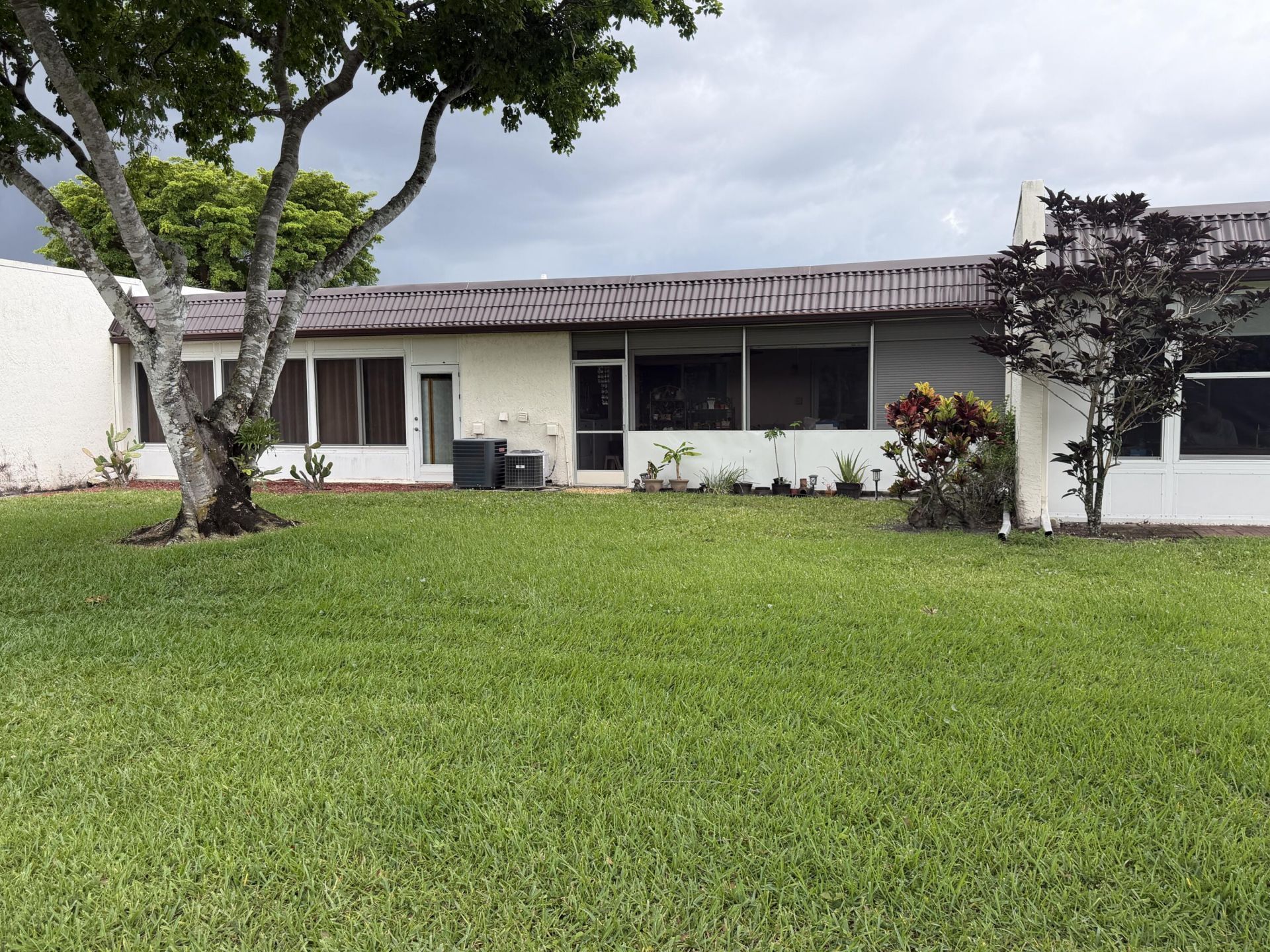 212 Lake Susan Lane, West Palm Beach, FL 33411 Photo